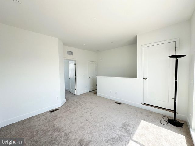 2081 TYSONS RIDGELINE RD, Falls Church, VA 22043