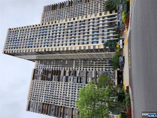 200 Winston Drive 311, Cliffside Park, NJ 07010