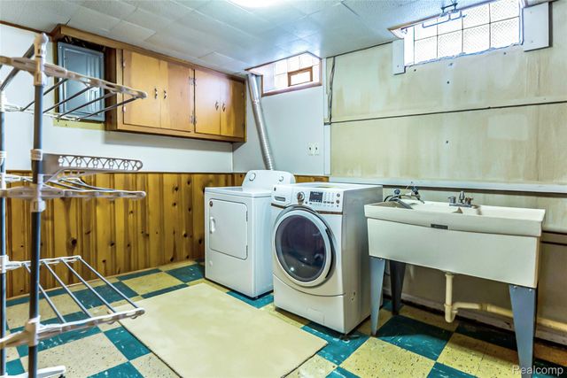 9330 San Jose, Redford Charter Township, MI 48239