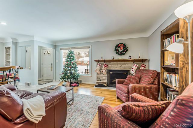 9330 San Jose, Redford Charter Township, MI 48239