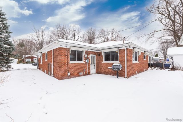 9330 San Jose, Redford Charter Township, MI 48239