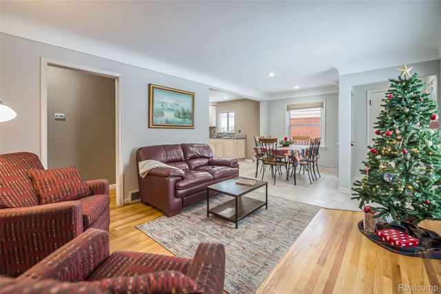 9330 San Jose, Redford Charter Township, MI 48239