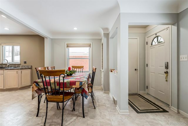 9330 San Jose, Redford Charter Township, MI 48239