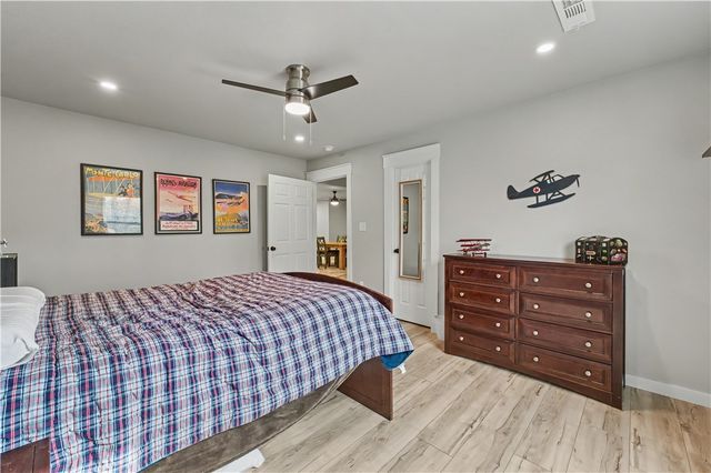 3 S Kinver Lane, Bella Vista, AR 72714