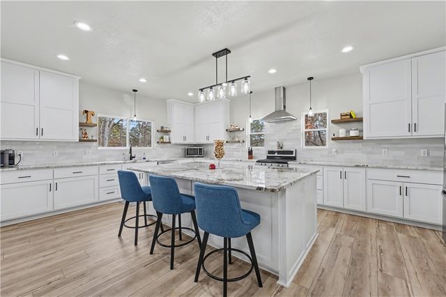 3 S Kinver Lane, Bella Vista, AR 72714