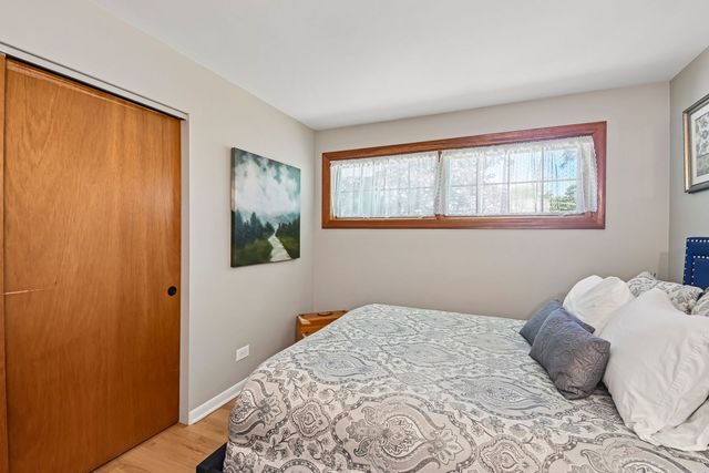 107 W Orchard Place, Mount Prospect, IL 60056