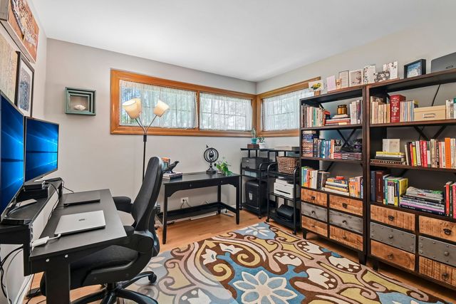 107 W Orchard Place, Mount Prospect, IL 60056