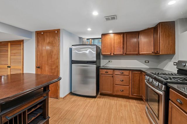 107 W Orchard Place, Mount Prospect, IL 60056