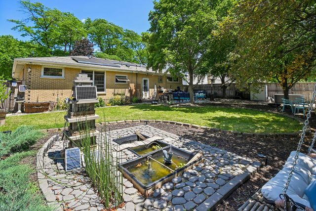 107 W Orchard Place, Mount Prospect, IL 60056