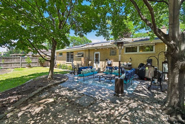 107 W Orchard Place, Mount Prospect, IL 60056