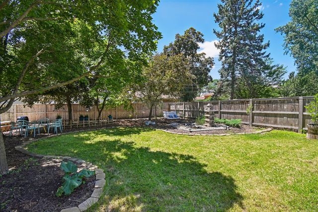 107 W Orchard Place, Mount Prospect, IL 60056