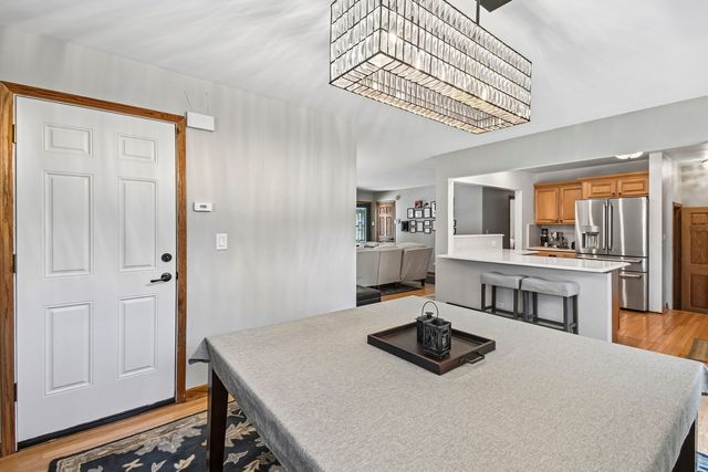 107 W Orchard Place, Mount Prospect, IL 60056