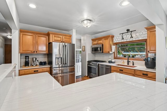 107 W Orchard Place, Mount Prospect, IL 60056