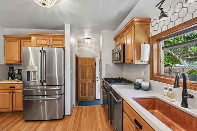 107 W Orchard Place, Mount Prospect, IL 60056
