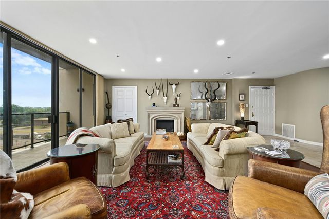 40 N Interstate Highway 35 8C1, Austin, TX 78701