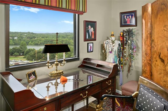 40 N Interstate Highway 35 8C1, Austin, TX 78701