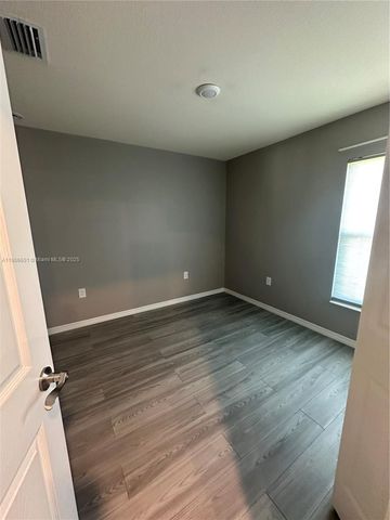 7003 Burma Cir, La Belle, FL 33935