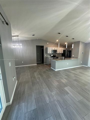 7003 Burma Cir, La Belle, FL 33935