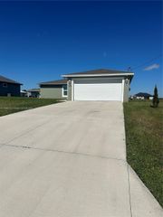 7003 Burma Cir, La Belle, FL 33935