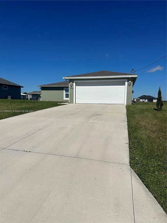 7003 Burma Cir, La Belle, FL 33935