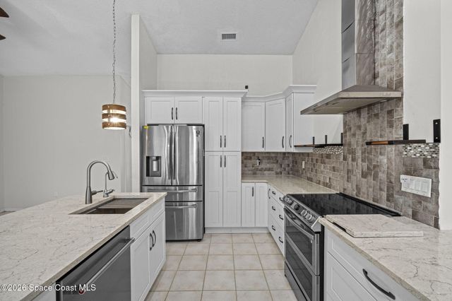 1240 Gustrow Avenue NW, Palm Bay, FL 32907