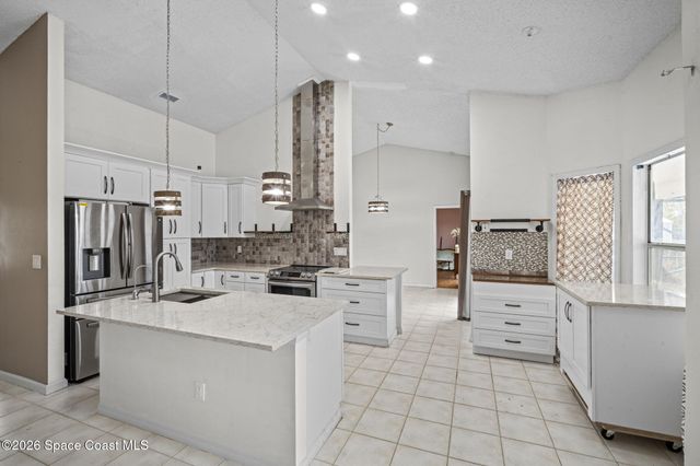 1240 Gustrow Avenue NW, Palm Bay, FL 32907