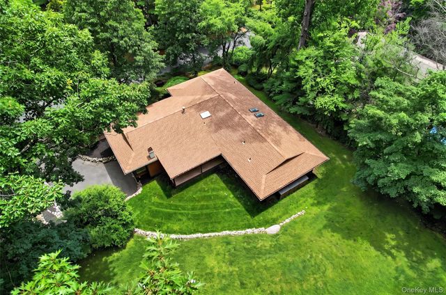 9 Tamarack Lane, Pomona, NY 10970