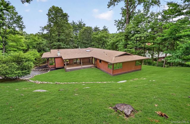 9 Tamarack Lane, Pomona, NY 10970