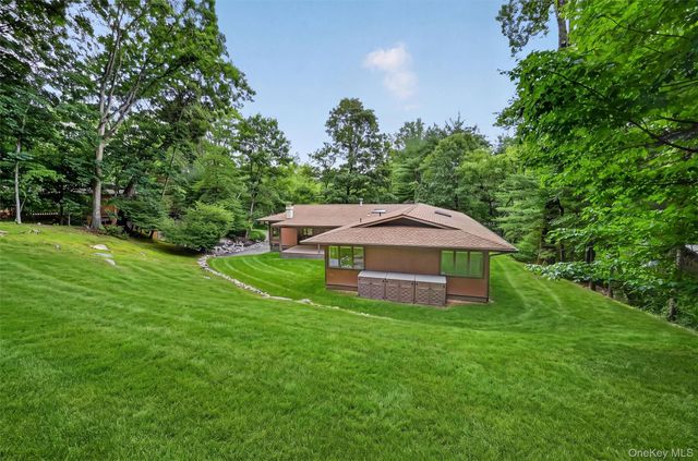 9 Tamarack Lane, Pomona, NY 10970