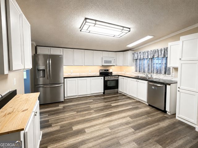 1916 Danielle Drive, Waycross, GA 31503