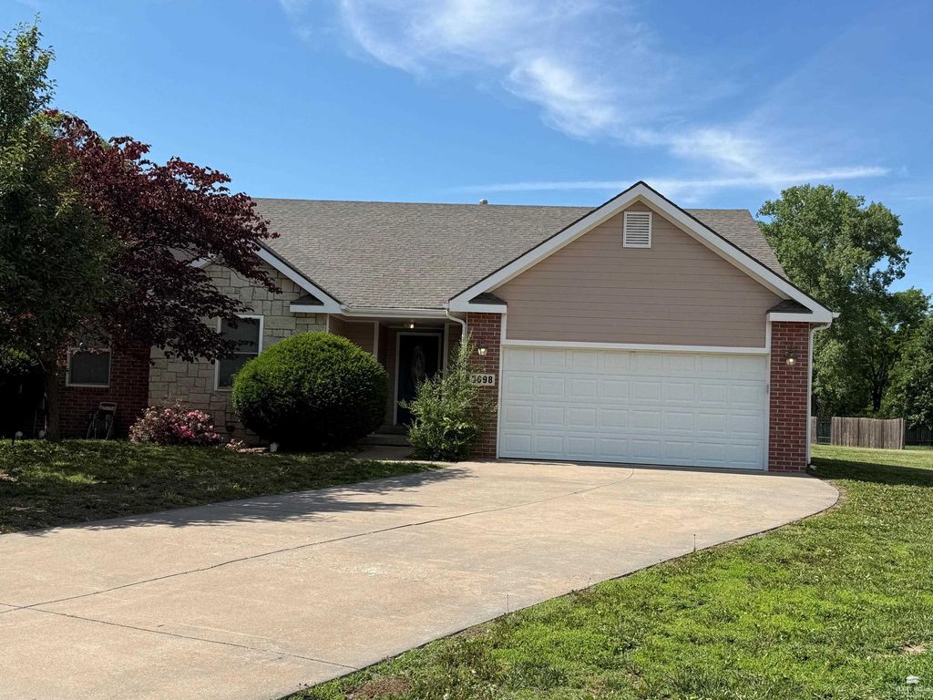 3893 Golden Eagle Drive, Manhattan, KS 66502