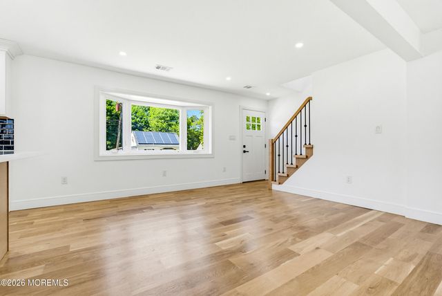 48 Kendall Drive NE, Parlin, NJ 08859