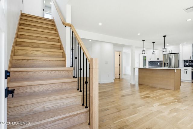48 Kendall Drive NE, Parlin, NJ 08859