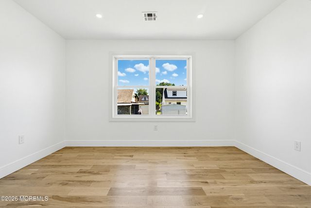 48 Kendall Drive NE, Parlin, NJ 08859