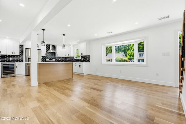 48 Kendall Drive NE, Parlin, NJ 08859