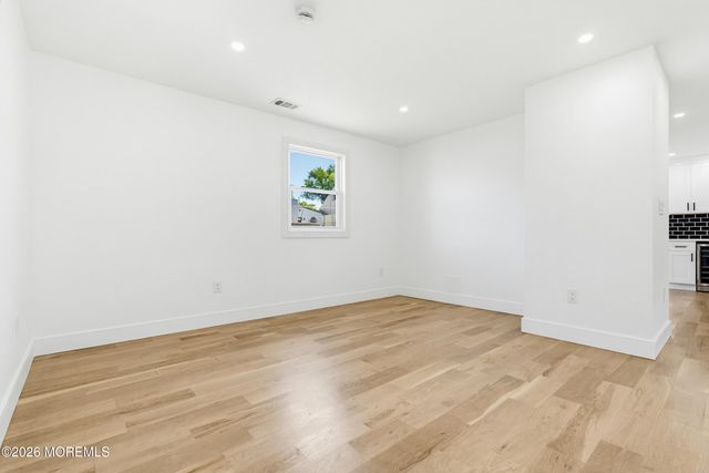 48 Kendall Drive NE, Parlin, NJ 08859