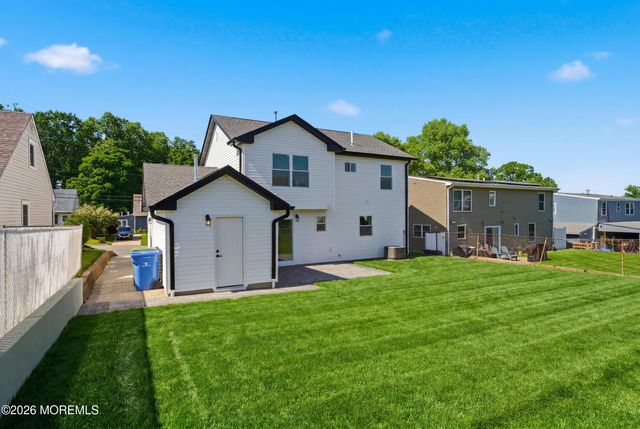 48 Kendall Drive NE, Parlin, NJ 08859