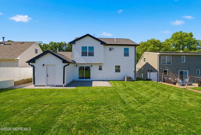 48 Kendall Drive NE, Parlin, NJ 08859