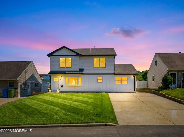 48 Kendall Drive NE, Parlin, NJ 08859