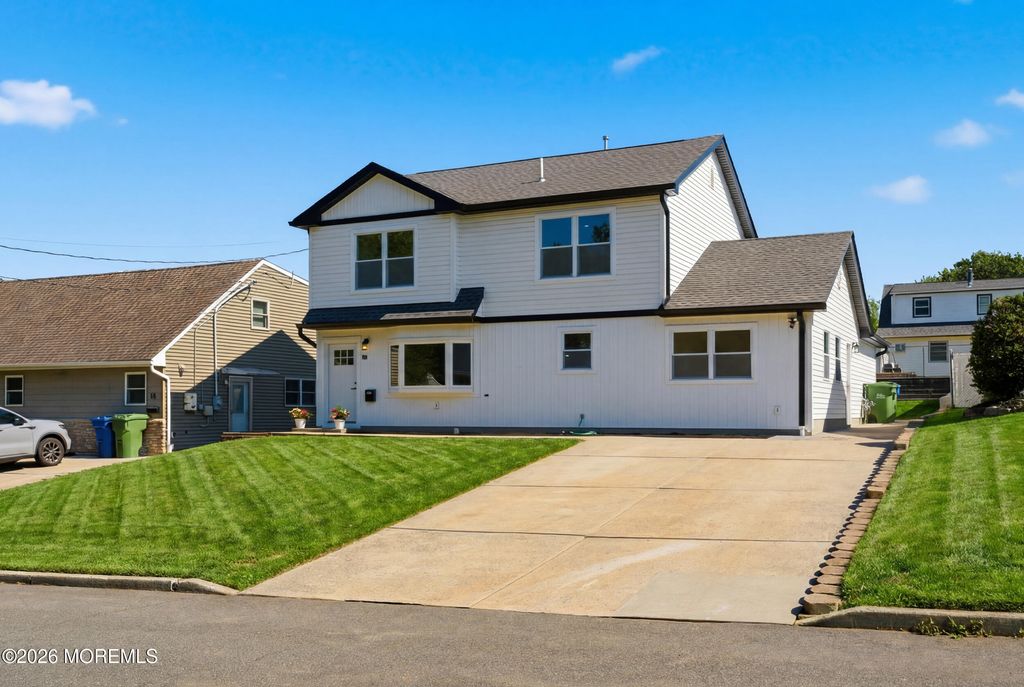 48 Kendall Drive NE, Parlin, NJ 08859
