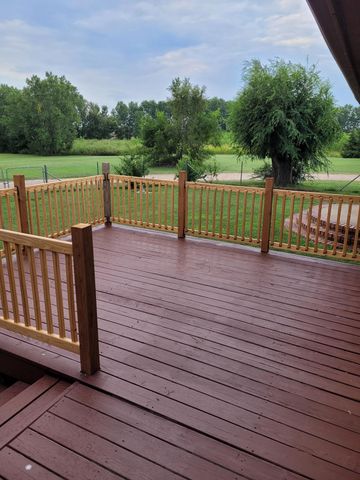 481 E 90th Ave, Wellington, KS 67152