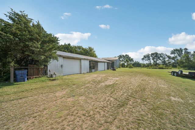 481 E 90th Ave, Wellington, KS 67152