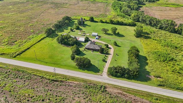 481 E 90th Ave, Wellington, KS 67152