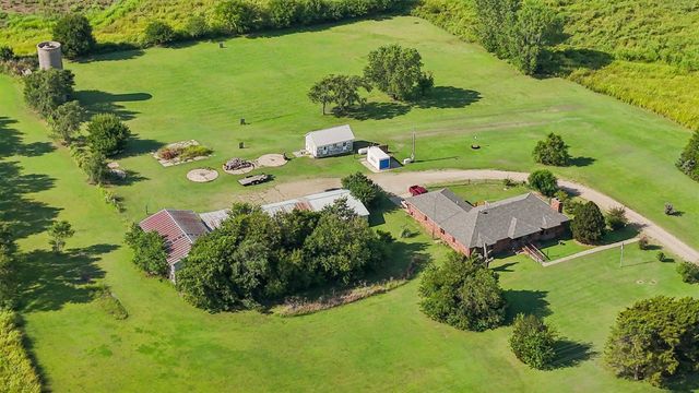 481 E 90th Ave, Wellington, KS 67152