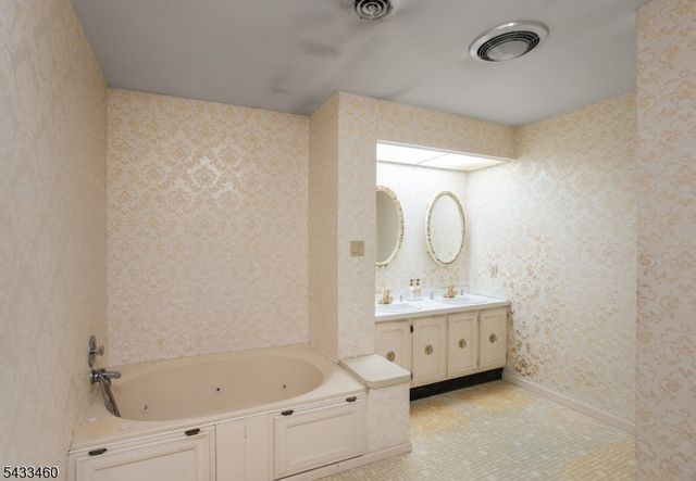 110 Edgewood Ave, Green Brook Twp., NJ 08812