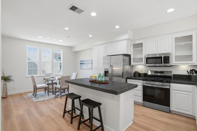 575 Moreland Way, Santa Clara, CA 95054