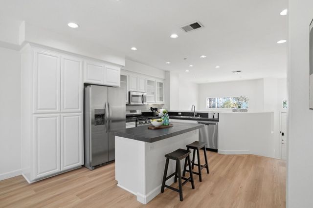 575 Moreland Way, Santa Clara, CA 95054