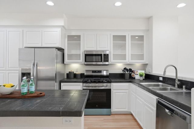 575 Moreland Way, Santa Clara, CA 95054