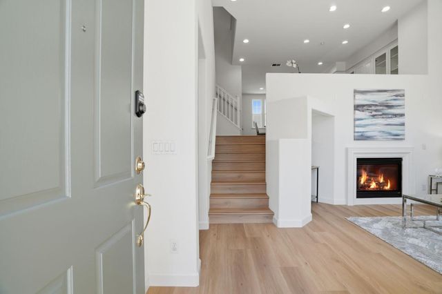 575 Moreland Way, Santa Clara, CA 95054