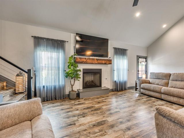 12035 Old Homestead Trail, Guthrie, OK 73044